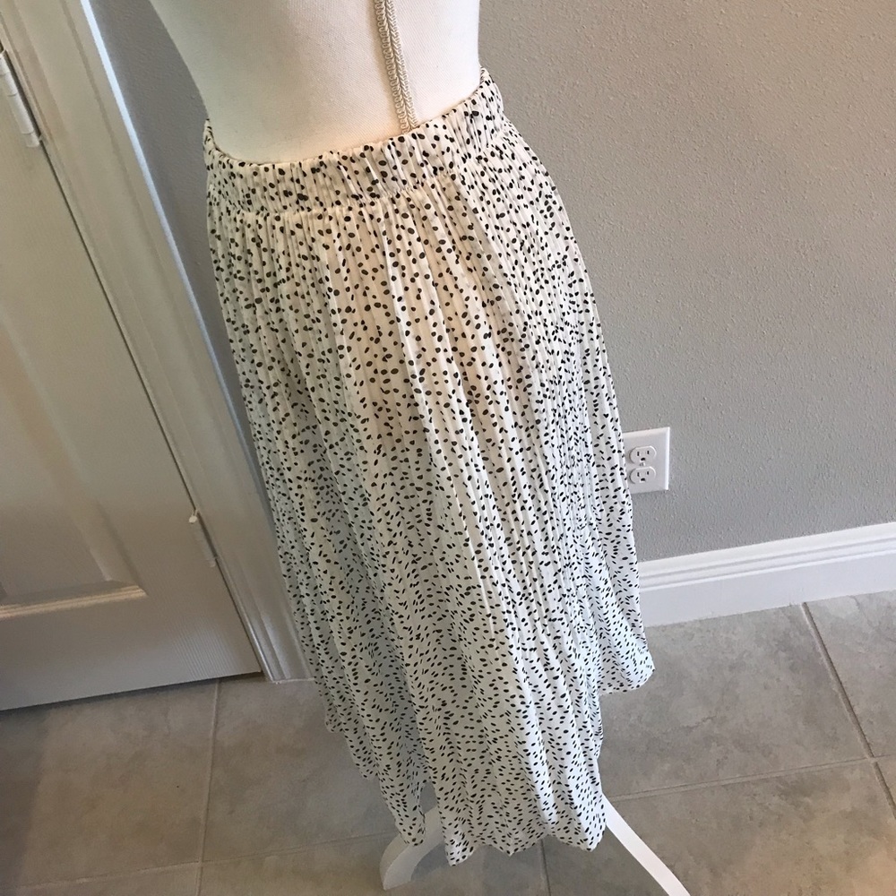 WD NY PolkaDot Pleated Skirt - Picture 7 of 9
